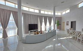 Ebreez Lounge